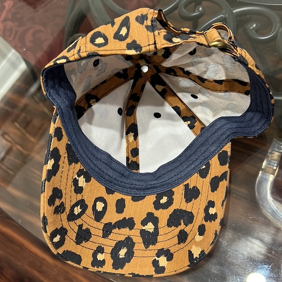 Women’s hat - Picture 2 of 2